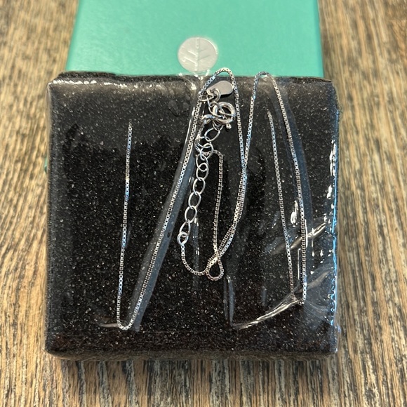 NEW Sterling Silver S. Leaf Cat Collarbone Necklace - Picture 3 of 6